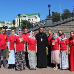 Волонтеры из Серовской епархии приняли активное участие в Царских днях
