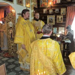 Преосвященный Алексий совершил Литургию в храме во имя преподобного Серафима Саровского