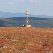 Освящение поклонного Креста на Перевале Дятлова (Молебный Камень)