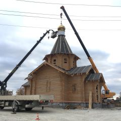 Архипастырь совершил освящение купола и креста в Воронцовке