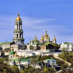 Синод Украинской Православной Церкви призвал Верховную Раду не делить верующих украинцев на своих и чужих