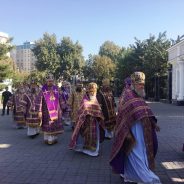 Митрополит Кирилл и епископ Алексий сослужили митрополиту Викентию за праздничной литургией в Успенском соборе в Ташкенте