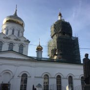 Митрополит Кирилл, епископ Иннокентий и епископ Алексий совершили Божественную литургию в Христорождественском соборе города Александрова