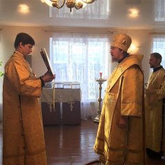 Преосвященный Алексий совершил Литургию в Покровск-Уральском