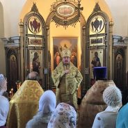 Преосвященный Алексий совершил Литургию в храме во имя апостола и евангелиста Иоанна Богослова в городе Краснотурьинске