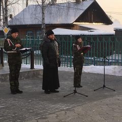 Настоятель храма в пос. Сосьва принял участие в митинге в День Героев Отечества