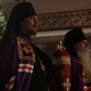 Преосвященный Алексий принял участие в Божественной литургии в Храме на Крови