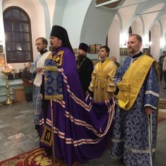 Преосвященный Алексий совершил литургию в день празднования Введения во Храм Пресвятой Богородицы