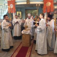 В Крещенский сочельник епископ Алексий совершил Божественную литургию в храме Казанской иконы Божией Матери