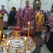 Епископ Алексий возглавил вечернее богослужение в Спасо-Преображенском соборе
