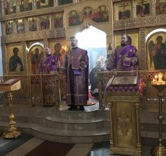 Епископ Алексий совершил Литургию в понедельник Страстной седмицы
