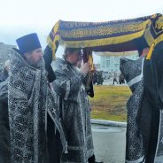 В Великую Пятницу епископ Алексий совершил утреню с чином погребения Плащаницы в Спасо-Преображенском соборе