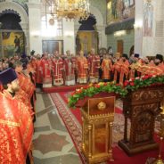 Митрополит Кирилл с сонмом архиереев совершил всенощное бдение в Храме на Крови