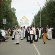 «Надо идти к Богу для спасения души» — центральный собор Серовской епархии отметил престольный праздник