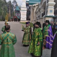 Епископ Алексий совершил всенощное бдение в мужском монастыре в урочище Ганина яма