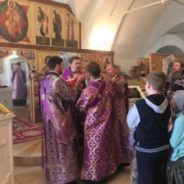 Епископ Алексий совершил Божественную литургию и освящение мёда в храме в честь Спаса Нерукотворного