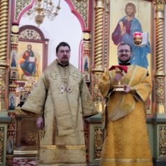 Епископ Алексий совершил литургию в Спасо-Преображенском кафедральном соборе
