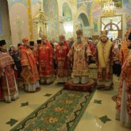 Архиерейская Божественная литургия совершена в храме преподобного Серафима Саровского на Ясной