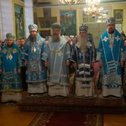 Митрополит Кирилл и Преосвященные архиереи совершили Божественную литургию в Знаменском храме Верхнего Тагила