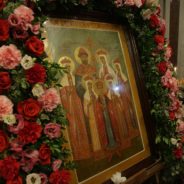 Преосвященные архиереи совершили малую вечерню с акафистом Царственным страстотерпцам в Храме на Крови