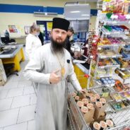 Волонтеры отдела социального служения закупили продовольствие для продуктового склада