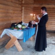 Молебен в строящемся храме-часовне