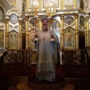 Митрополит Кирилл совершил Божественную литургию в Иоанно-Предтеченском кафедральном соборе