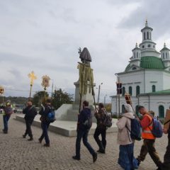«В молитве и с любовью к уральскому святому»: Симеоновский крестный ход начался в Екатеринбургской митрополии