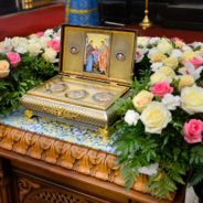 «Попросить Божию Матерь о всякой помощи»: священник Максим Миняйло о молитве у прибывшей святыни — частице Пояса Пресвятой Богородицы