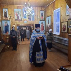 4 ноября в Никольском храме п.г.т. Сосьва прошло праздничное богослужение, которое совершил настоятель иерей Сергий Михалёв