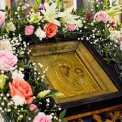 В Храме Казанской иконы Божией Матери города  Карпинска отметили   престольный праздник