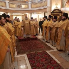 Митрополит Кирилл совершил Божественную литургию в Успенском храме в Верхней Пышме