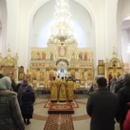 Митрополит Кирилл совершил всенощное бдение в храме Рождества Христова на Уралмаше