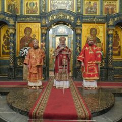Сонм архиереев совершил праздничную Божественную литургию в День Небесной покровительницы Екатеринбурга