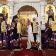 Сонм архиереев совершил Божественную литургию в Храме-Памятнике на Крови