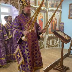Епископ Алексий совершил Литургию в великопостную субботу, посвященную великомученику Феодору Тирону