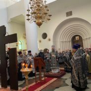 Преосвященный Феодосий совершил богослужение последования 12 Страстных Евангелий в Преображенском кафедральном соборе г. Серова