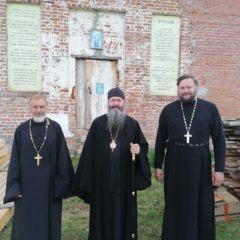 Епископ Феодосий посетил восстанавливающийся храм в честь святителя Николая Чудотворца