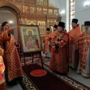 В день памяти Священномученика Александра Нижнетуринского, Преосвященный Феодосий — епископ Нижнетагильский и Невьянский, временно управляющий Серовской епархией, совершил Божественную Литургию в храме в честь Трех Святителей в городе Нижняя Тура