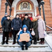 Прихожане поздравили больных бабушек с Рождеством (г. Краснотурьинск)