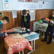 Занятие в молодежном клубе прихода во имя Новомучеников и Исповедников Церкви Русской п. Восточный