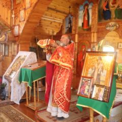 В храме св. Иоасафа Белгородского (п. Гари) была совершена Божественная литургия и освящение мёда иереем Владимиром