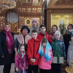 Подростки в церкви (г.Нижняя Тура)