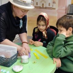 18 декабря в Соборе в честь Преображения Господня города Серова прошли мастер-классы по изготовлению Рождественских сувениров