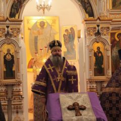 Епископ Феодосий совершил Божественную Литургию в неделю Крестопоклонную (пос. Пелым)