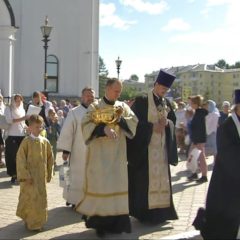 Православный мир отметил Преображение Господне. В Серове состоялись божественная литургия и крестный ход.