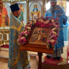 14 октября в престольный праздник Храма Покрова Пресвятой Богородицы, Преосвященный Феодосий Епископ Нижнетагильский и Невьянский возглавил Архиерейскую Божественную Литургию (г. Нижняя Тура)