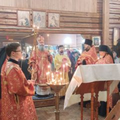 25 ноября, накануне памяти святителя Иоанна Златоустого, епископ Феодосий совершил всенощное бдение в храме Воскресения Христова г. Новая Ляля