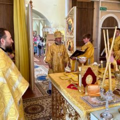 Епископ Феогност совершил Божественную Литургию в храме свв. апп. Петра и Павла г. Североуральска