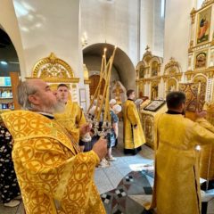 Преосвященный епископ Феогност совершил Божественную Литургию в храме во имя святителя Николая Чудотворца ( г. Волчанск)